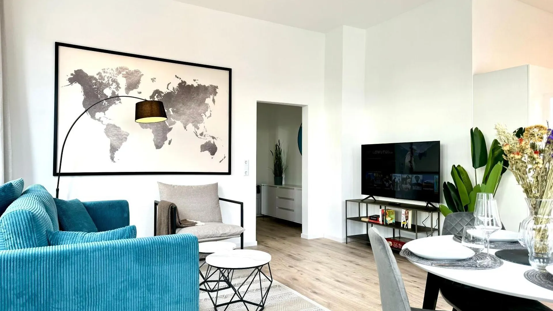 E&K Living - City Central - Design Apartment - Sky-Tv - Free Parking 0*, Gersthofen